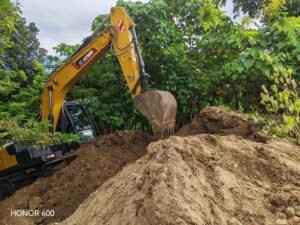 Probinsiya, rumesponde sa daing ng magsasaka; daan sa sitio Mangino, nilinis